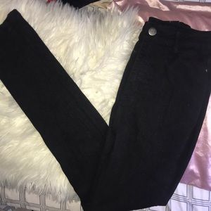 Black high wasted jeans